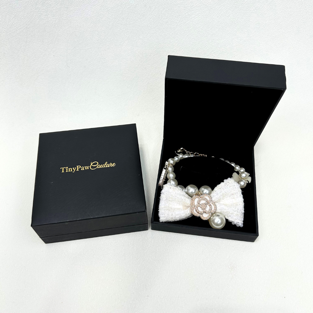 Coco Amour White Necklace