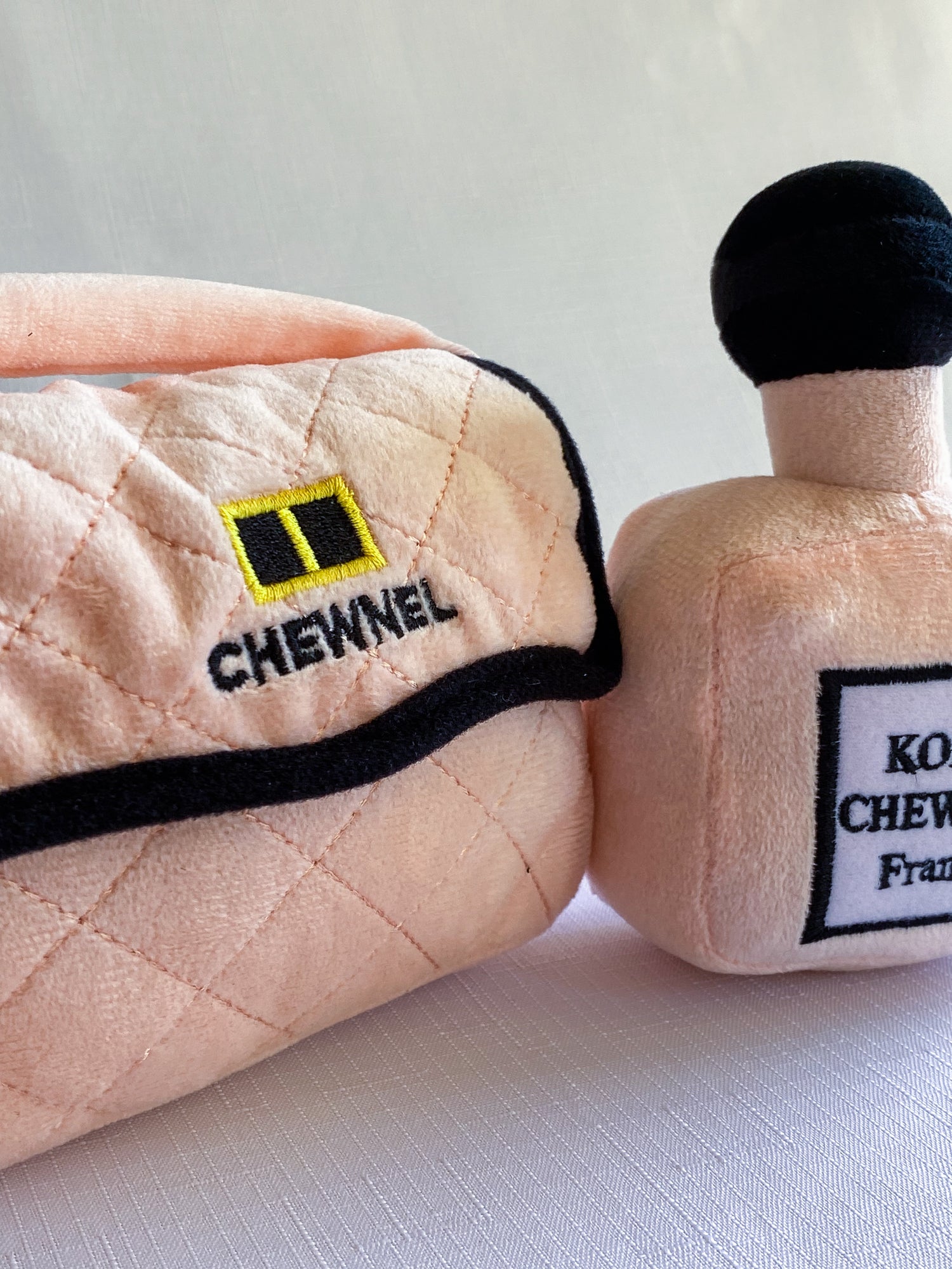 Chewnel Pink Gift Pack